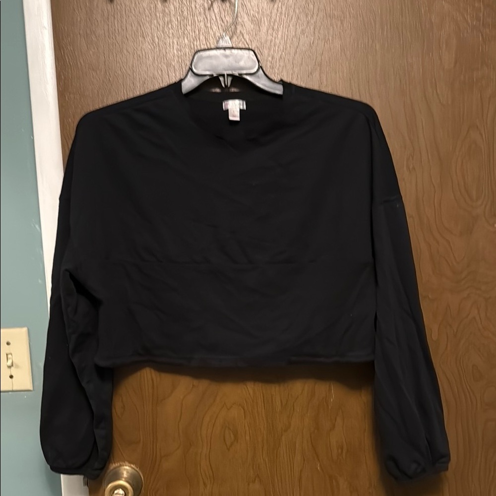 Flirtitude Active Black Cropped Top size L